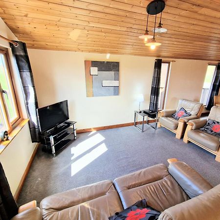 Lomond 4 With Private Hot Tub - Fife - Loch Leven - Lomond Hills Villa Kelty Buitenkant foto