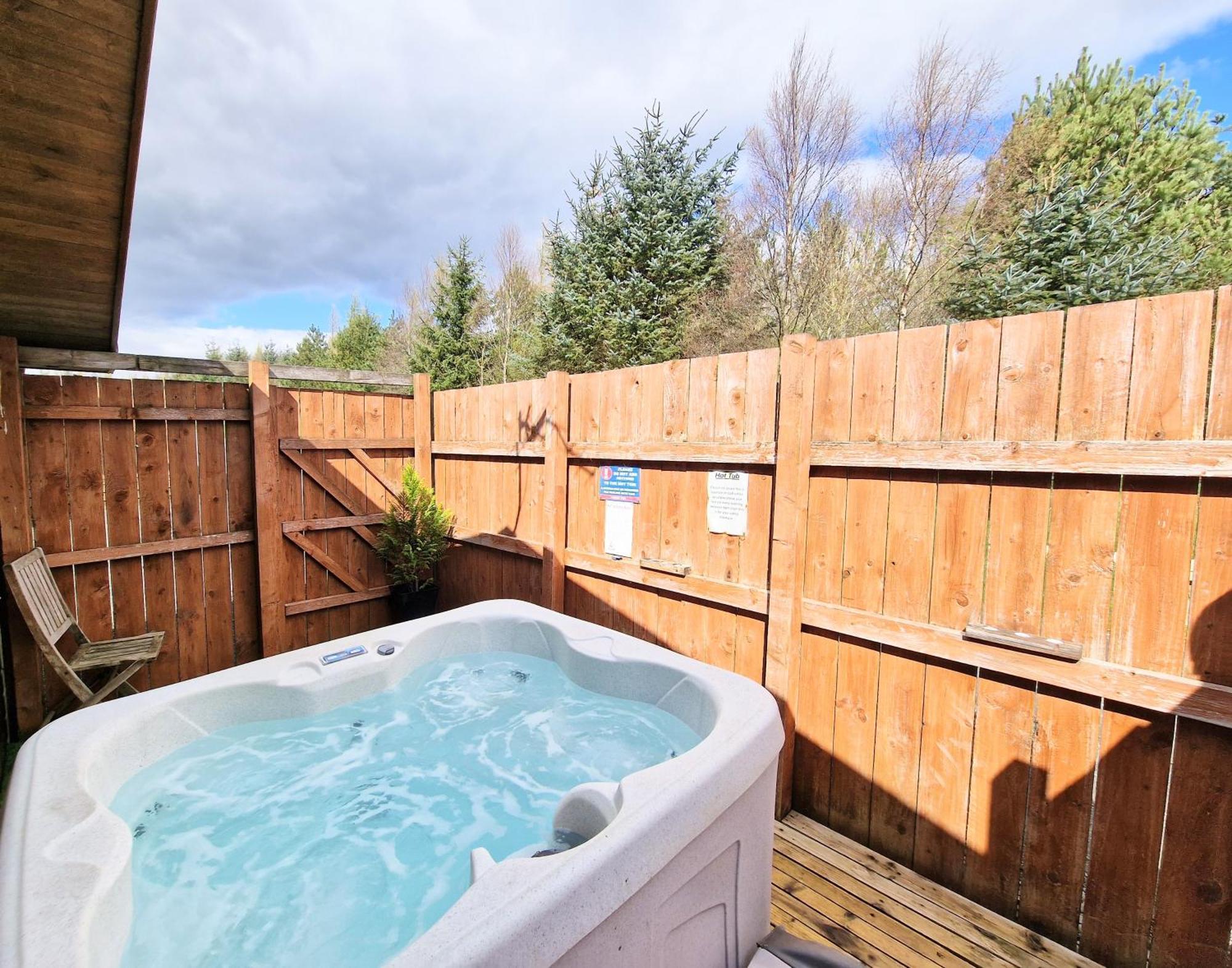 Lomond 4 With Private Hot Tub - Fife - Loch Leven - Lomond Hills Villa Kelty Buitenkant foto