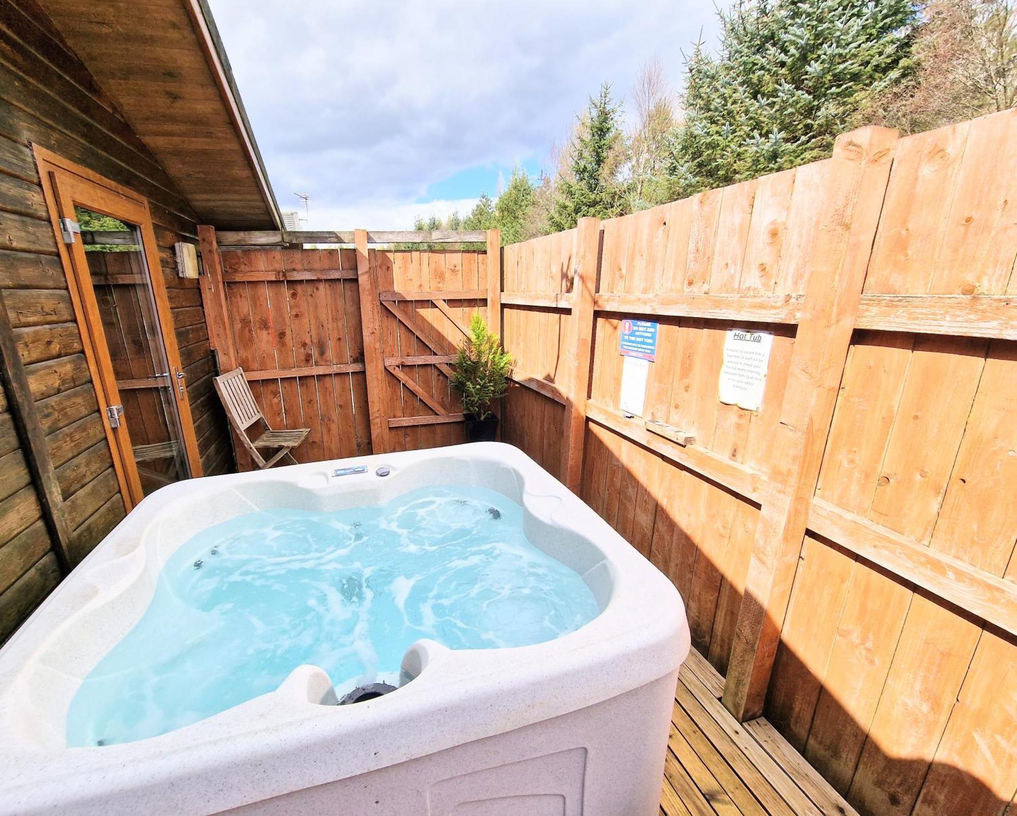Lomond 4 With Private Hot Tub - Fife - Loch Leven - Lomond Hills Villa Kelty Buitenkant foto